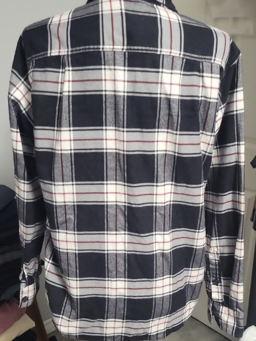 Tilley Medium Button Up Black/White/Red Plaid Top - Picture 3 of 6